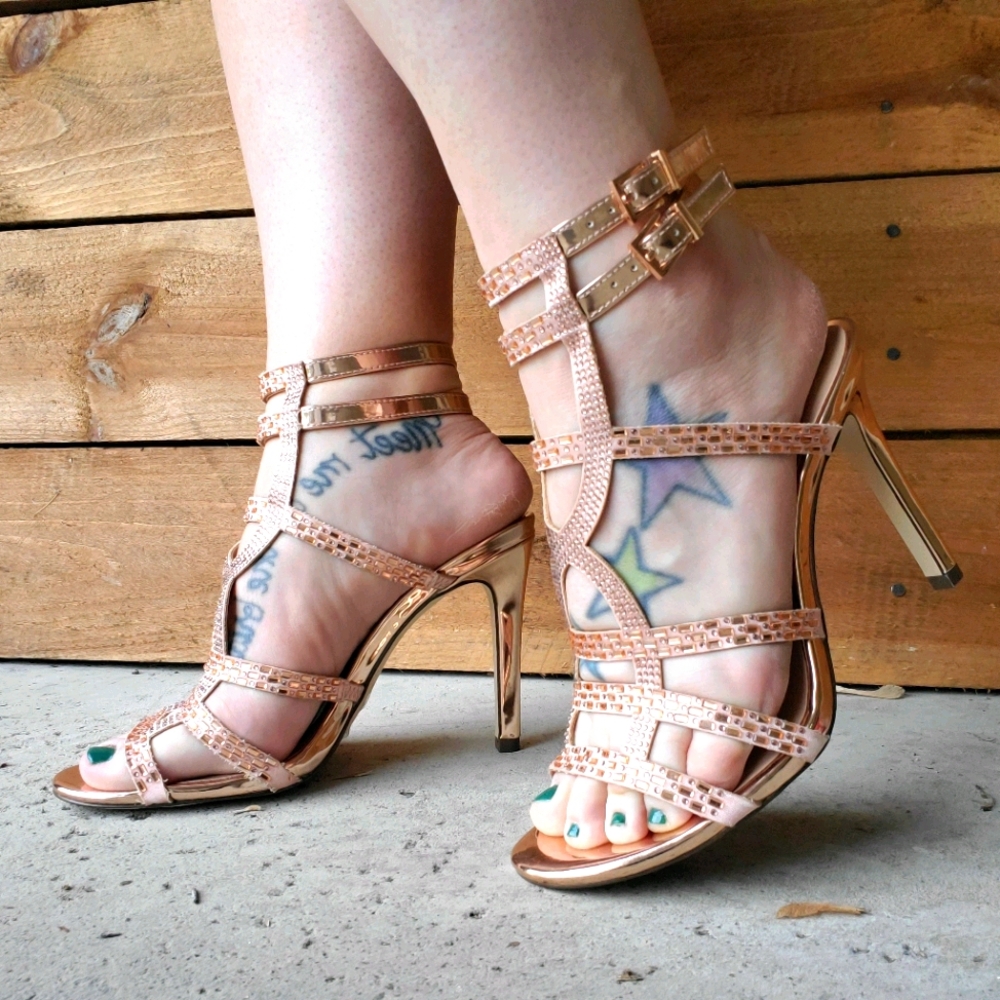 NWT ROSE GOLD HEELS